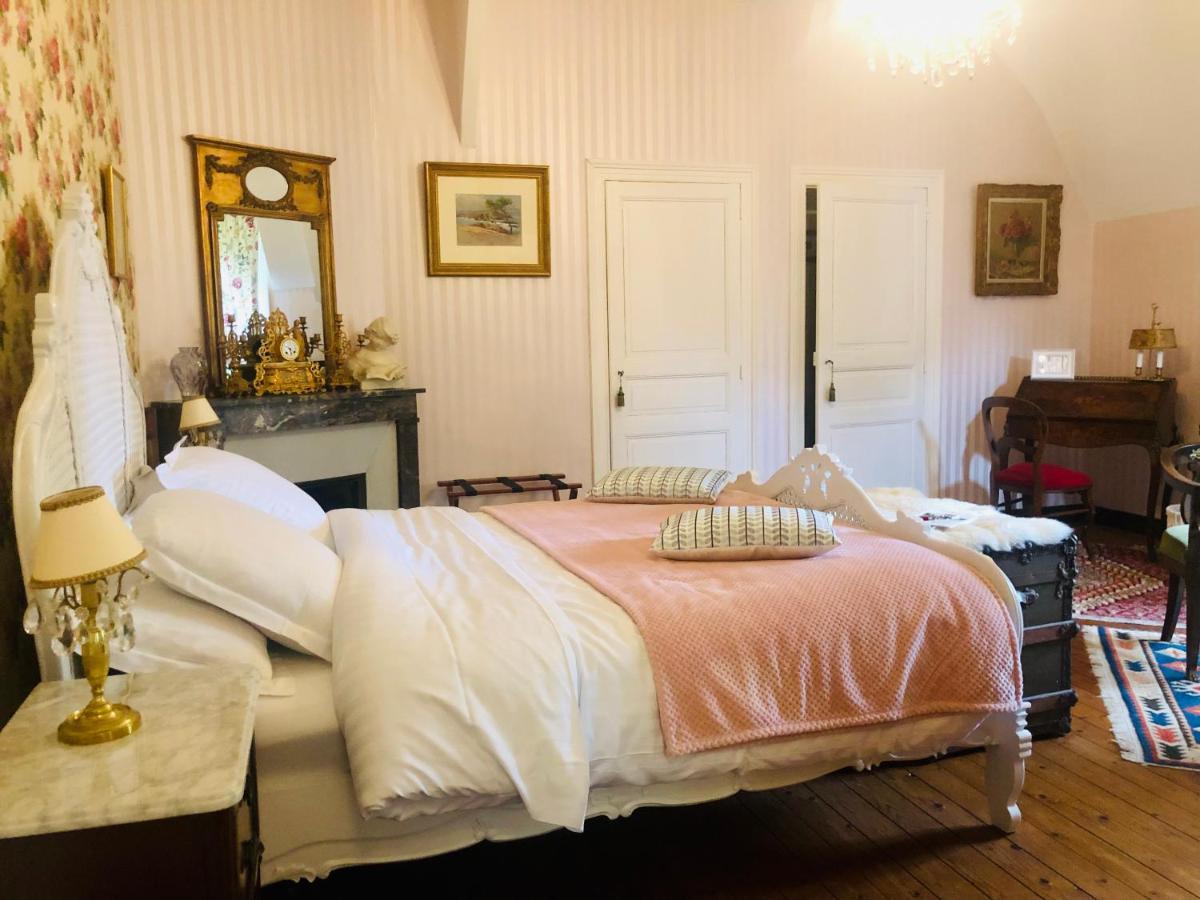 Bed & Breakfast D'hotes Chateau De La Croix Chemin 4*