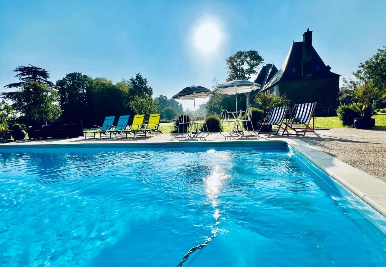 Bed & Breakfast D'hotes Chateau De La Croix Chemin 4*