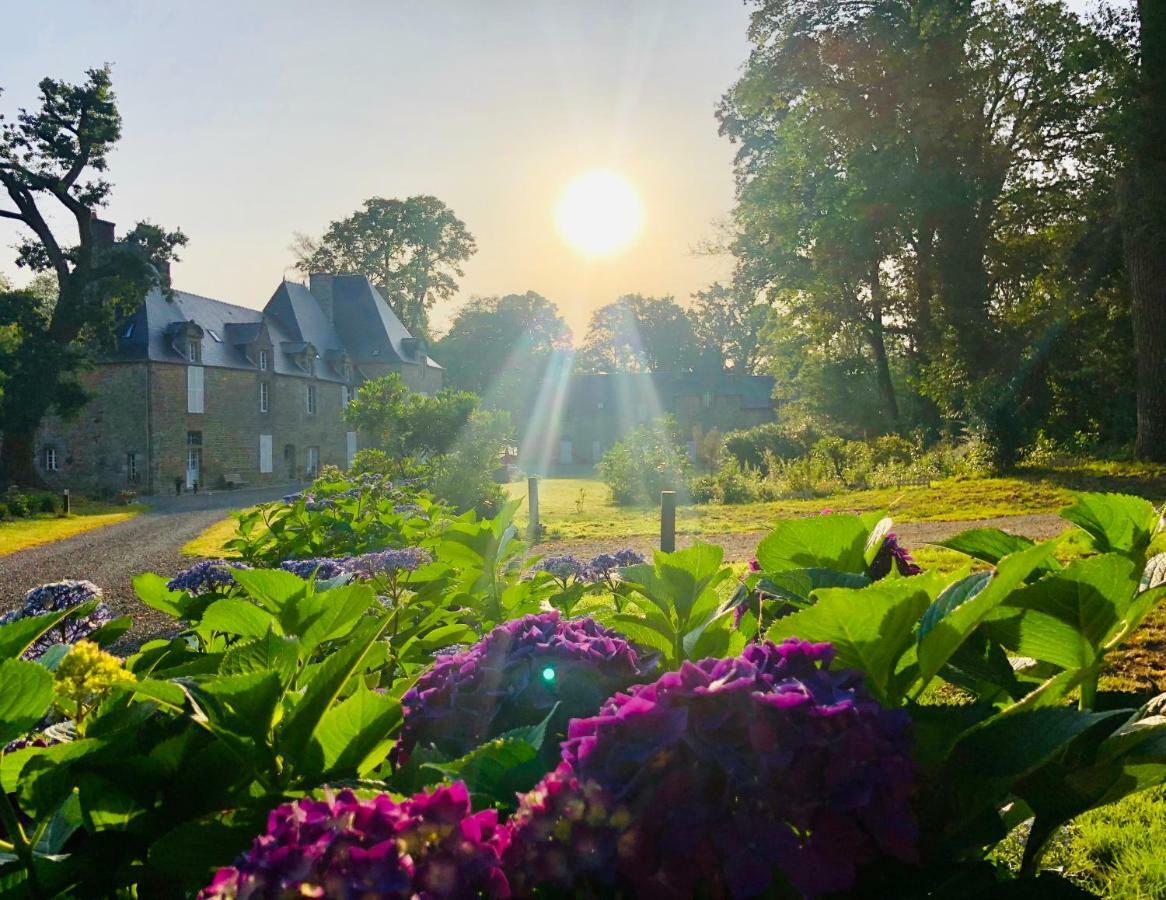 Bed & Breakfast D'hotes Chateau De La Croix Chemin 4*